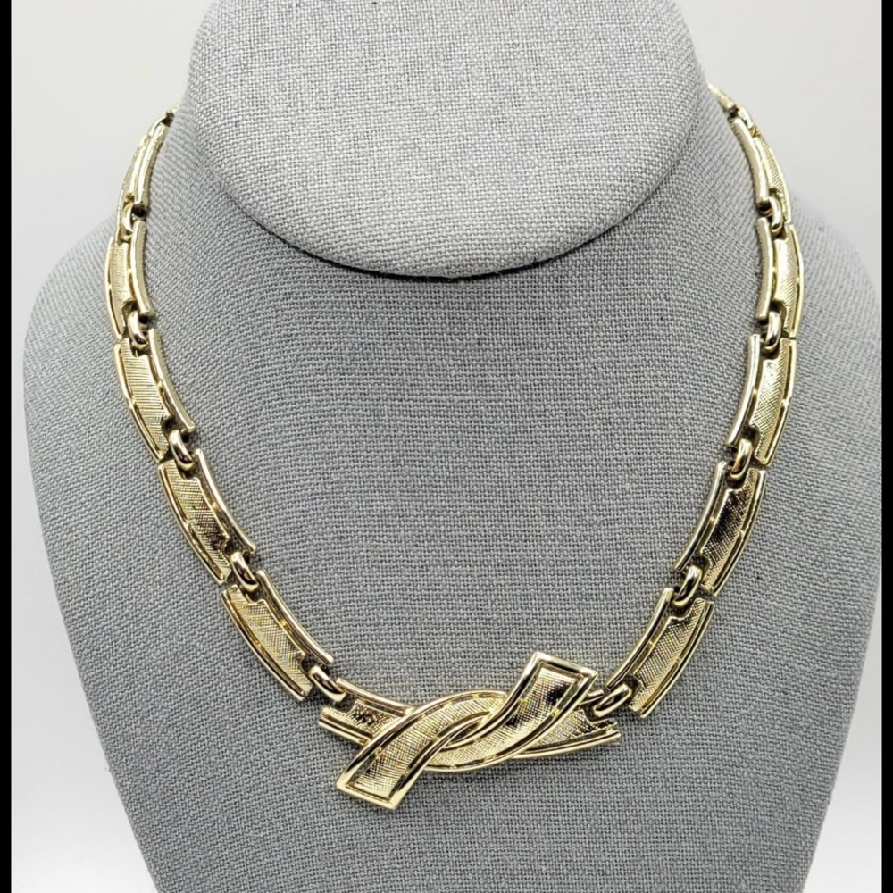 Elegant Vintage 1950’s Coro Necklace